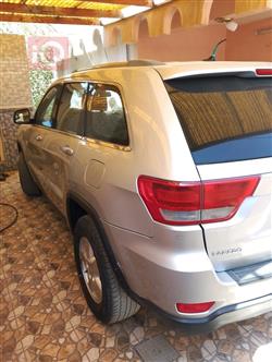 جیپ گراند شیرۆکی